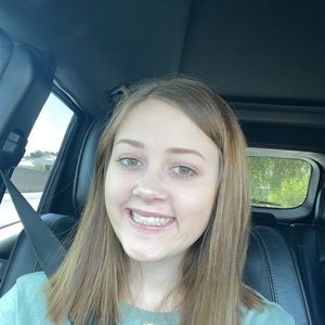 Meet your Posher, Abbie